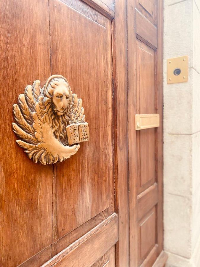 Mario Number 8 Apartment Верона Екстериор снимка